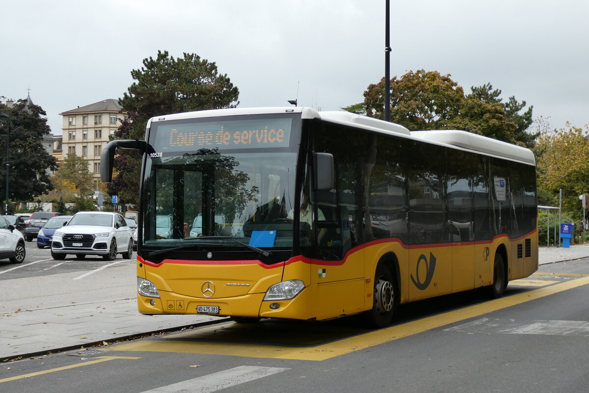 (281'210) - CarPostal Ouest - VD 475'383/PID 10'528 - Mercedes (ex TPB, Sdeilles) am 11. Oktober 2025 beim Bahnhof Yverdon