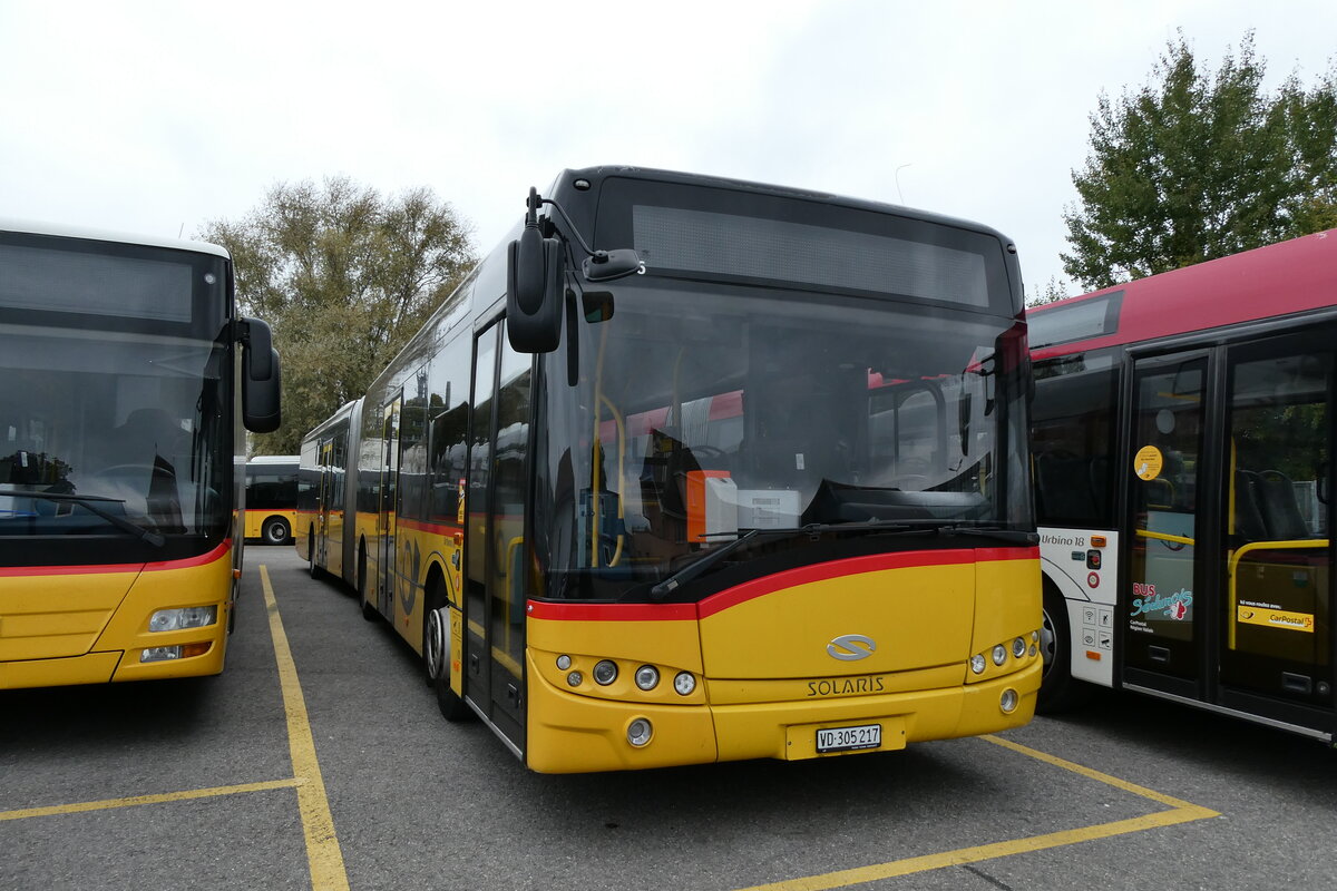 (281'232) - CarPostal Ouest - VD 305'217/PID 10'356 - Solaris am 11. Oktober 2025 in Yverdon, Garage