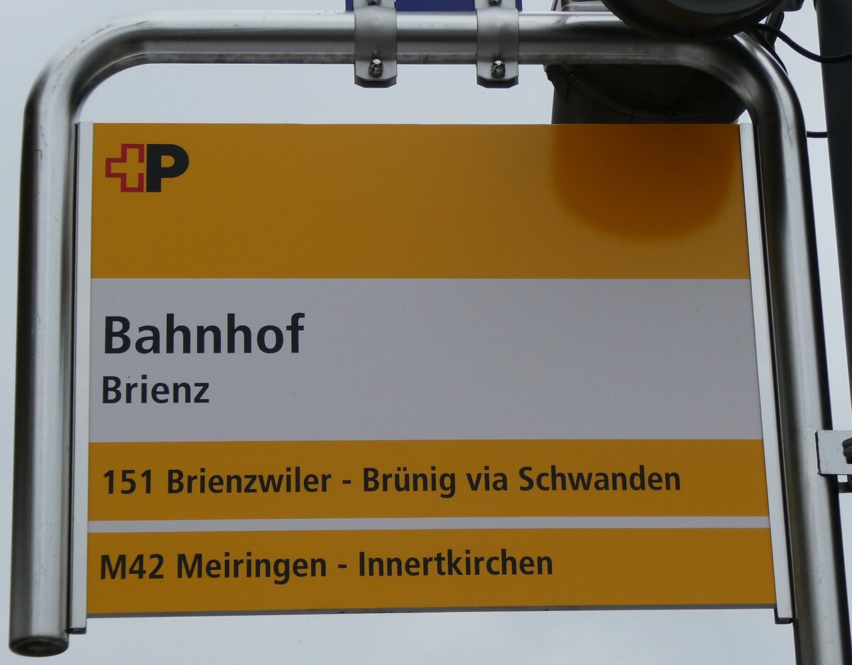 (281'553) - +P-Haltestellenschild - Brienz, Bahnhof - am 16. Oktober 2025