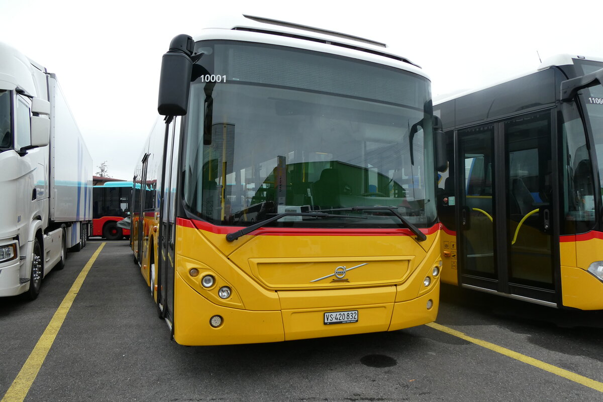 (281'993) - PostAuto Wallis - VS 420'832/PID 10'001 - Volvo (ex Nr. 74) am 1. November 2025 in Kerzers, Interbus