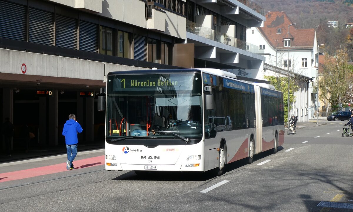 (282'290) - RVBW Wettingen - Nr. 168/AG 16'769 - MAN am 11. November 2025 in Baden, Postautostation