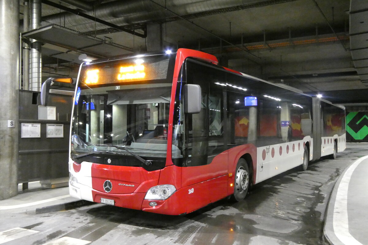 (282'507) - TPF Fribourg - Nr. 160/FR 300'207  Mercedes am 22. November 2025 in Fribourg, Busbahnhof