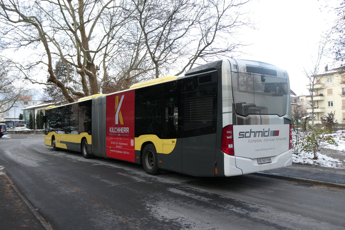 (282'544) - STI Thun - Nr. 708/BE 865'708 - Mercedes am 23. November 2025 beim Bahnhof Thun (Kante X)