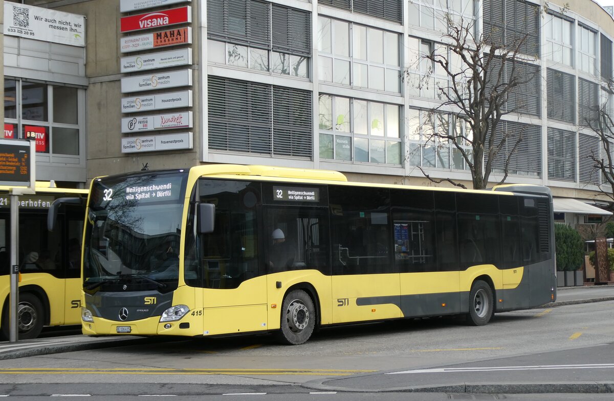 (282'701) - STI Thun - Nr. 415/BE 106'415 - Mercedes am 3. Dezember 2025 beim Bahnhof Thun