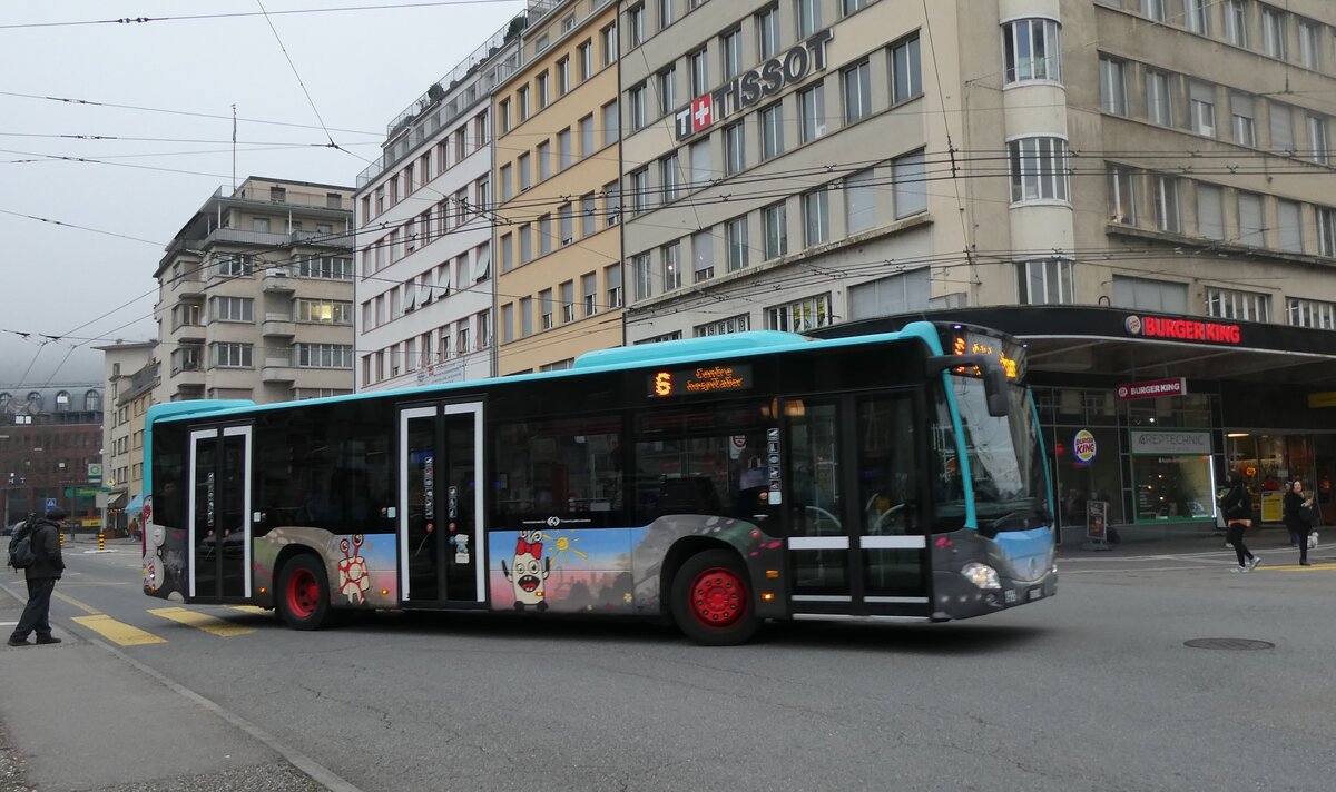 (282'726) - VB Biel - Nr. 196/BE 821'196 - Mercedes am 4. Dezember 2025 beim Bahnhof Biel