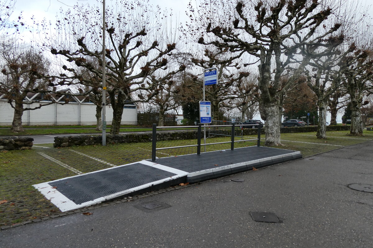 (282'798) - Artour-Haltestelle am 5. Dezember 2025 in Arbon, Saurer-Museum/Schwimmbad
