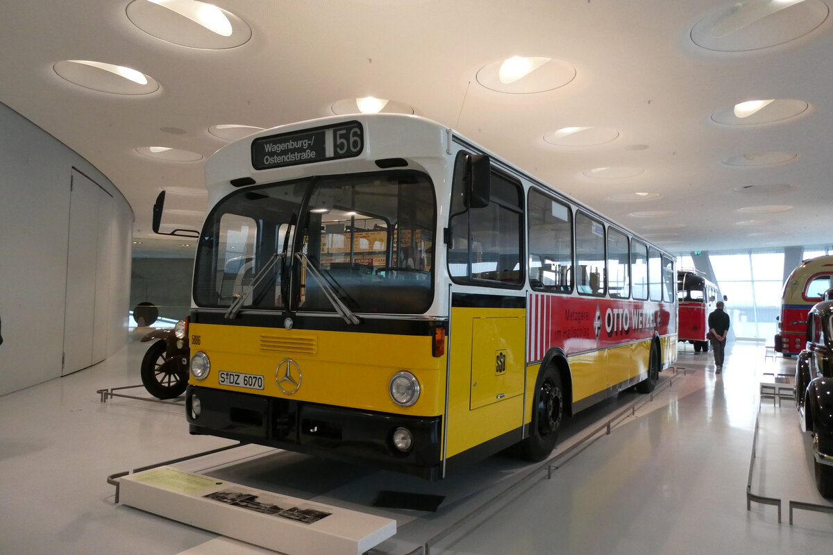 282'942) - SSB Stuttgart - Nr. 5886/S-DZ 6070 - Mercedes am 11. Dezember 2025 in Stuttgart, Mercedes-Benz Museum