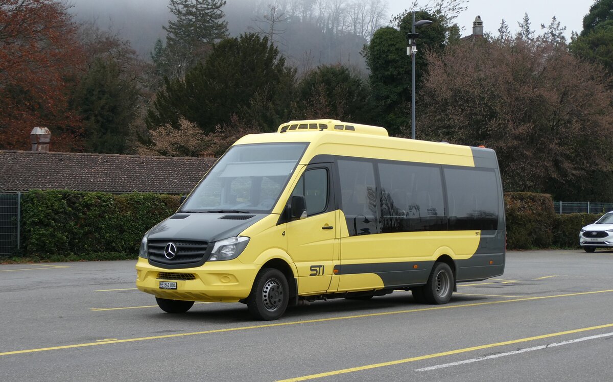 (283'123) - STI Thun - Nr. 4/BE 841'004 - Mercedes am 13. Dezember 2025 bei der Schiffl�ndte Thun