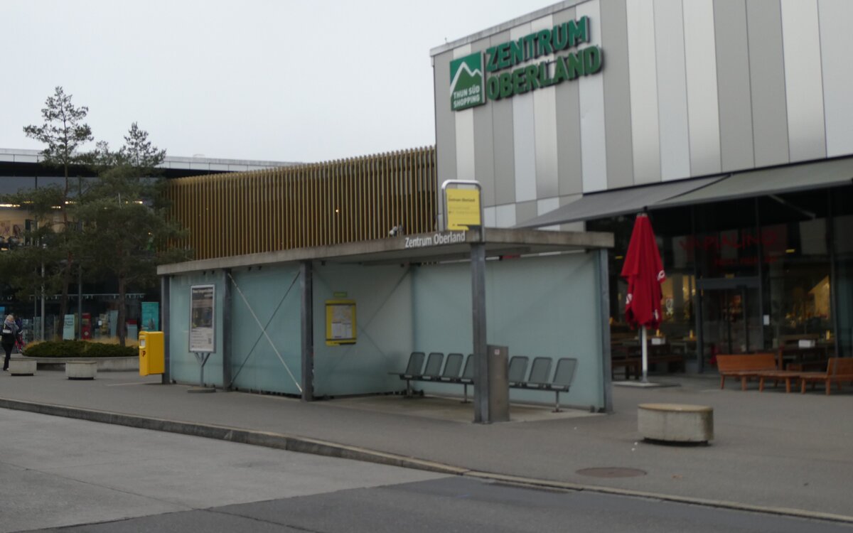 (283'142) - STI-Haltestelle am 14. Dezember 2025 in Thun, Zentrum Oberland