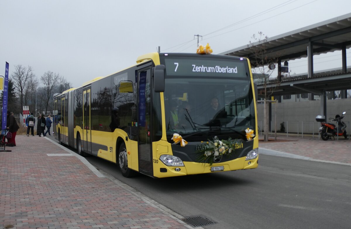 (283'172) - STI Thun - Nr. 720/BE 904'720 - Mercedes am 14. Dezember 2025 beim Bahnhof Steffisburg