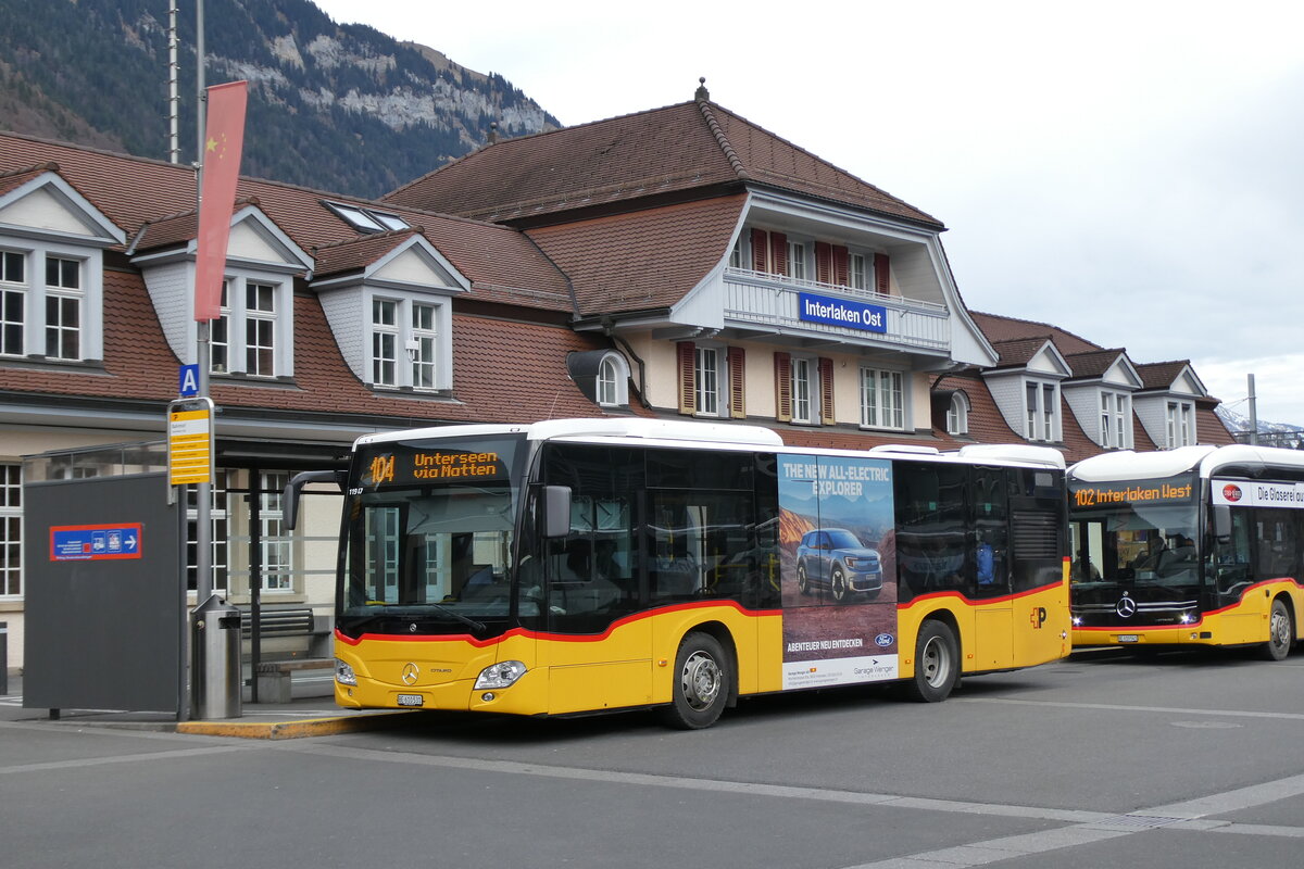(283'307) - PostAuto Bern - BE 610'531/PID 11'947 - Mercedes beim Bahnhof Interlaken Ost