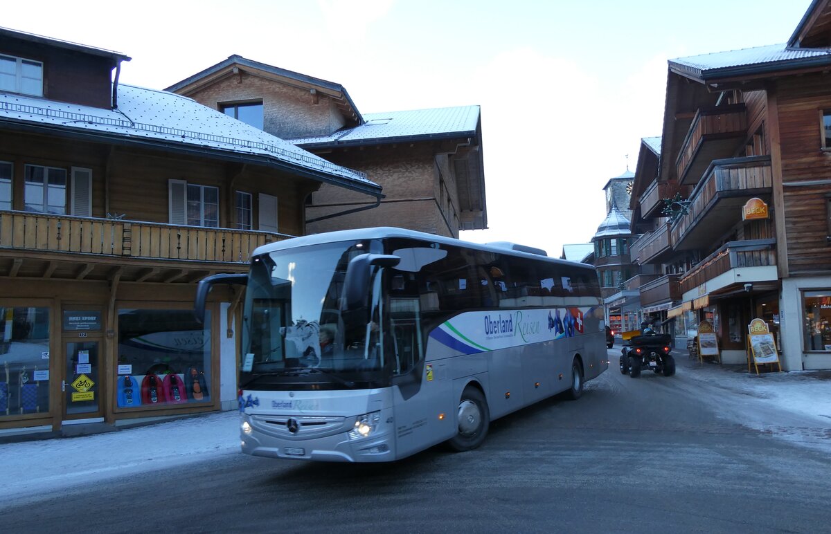 (283'501) - Oberland Reisen, Thun - Nr. 40/BE 376'483 - Mercedes am 25. Dezember 2025 in Adelboden, Dorfstrasse