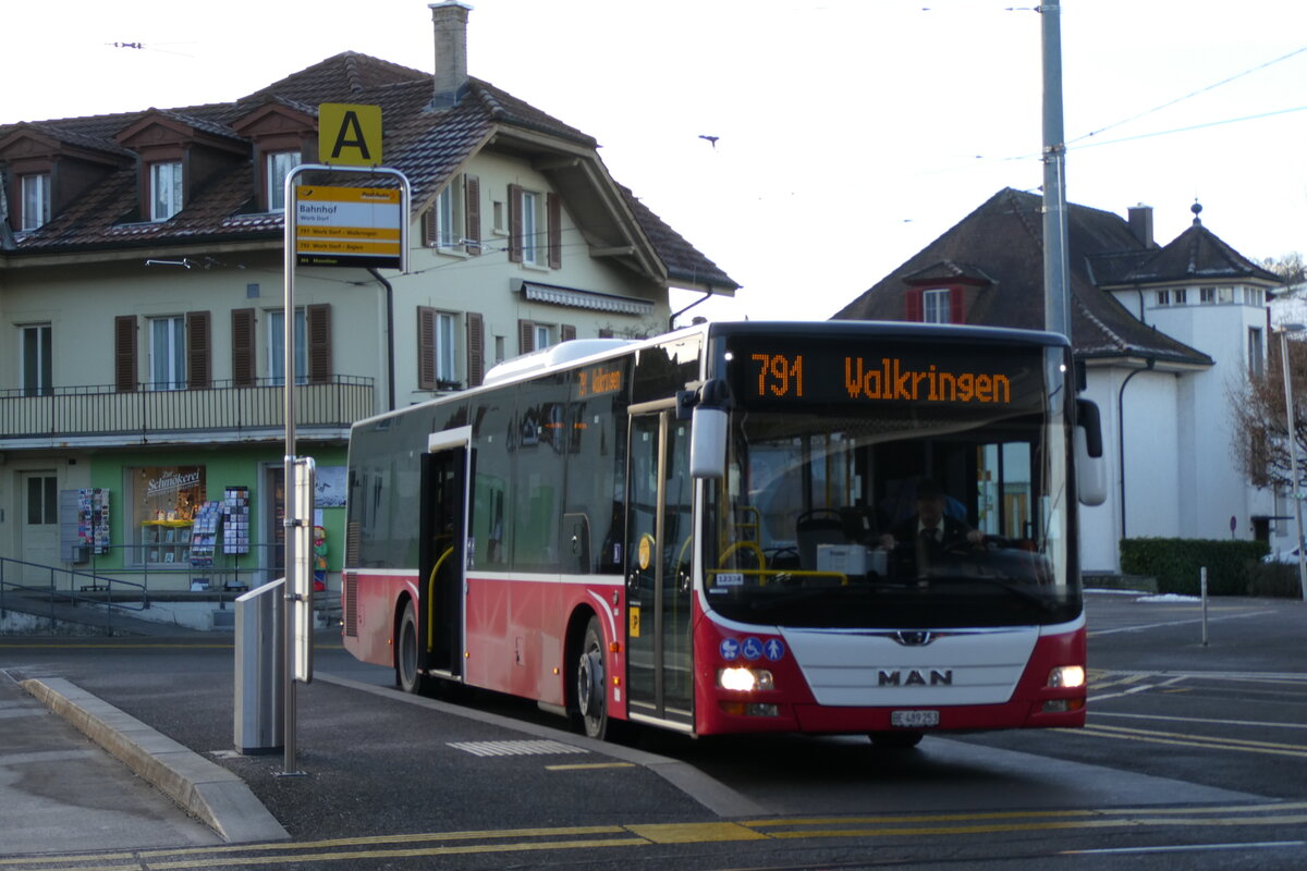 (284'133) - PostAuto Bern - BE 489'253/PID 12'334 - MAN (ex BE 535'079; ex Dr. Richard, A-Wien Nr. 1420) am 14. Januar 2026 beim Bahnhof Worb Dorf