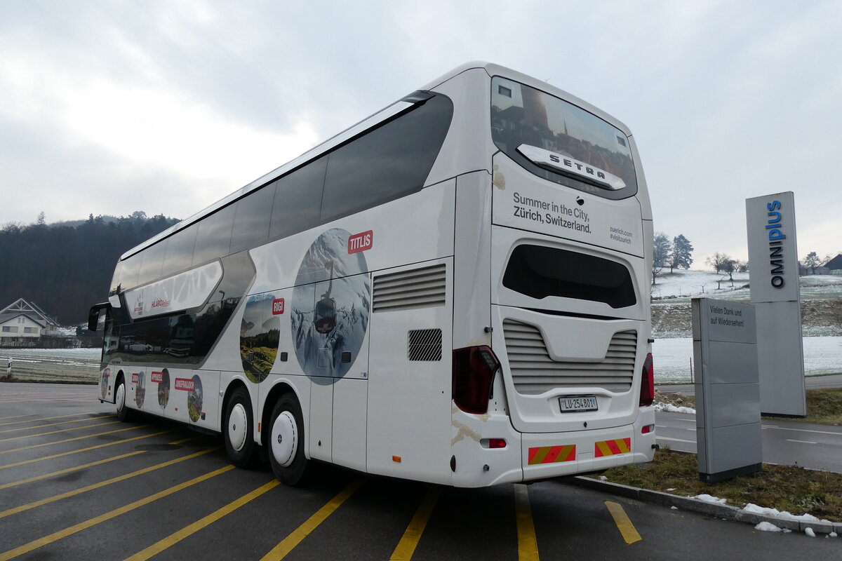 (284'250) - Hil�rio, Sch�tz - LU 254'801  Setra am 17. Januar 2026 in Winterthur, Daimler Buses