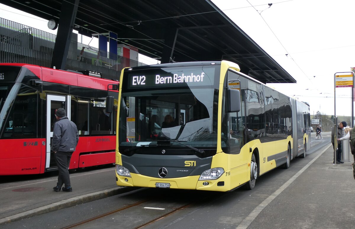 (284'536) - STI Thun - Nr. 716/BE 904'716 - Mercedes am 31. Januar 2026 beim Bahnhof Bern Br�nnen Westside