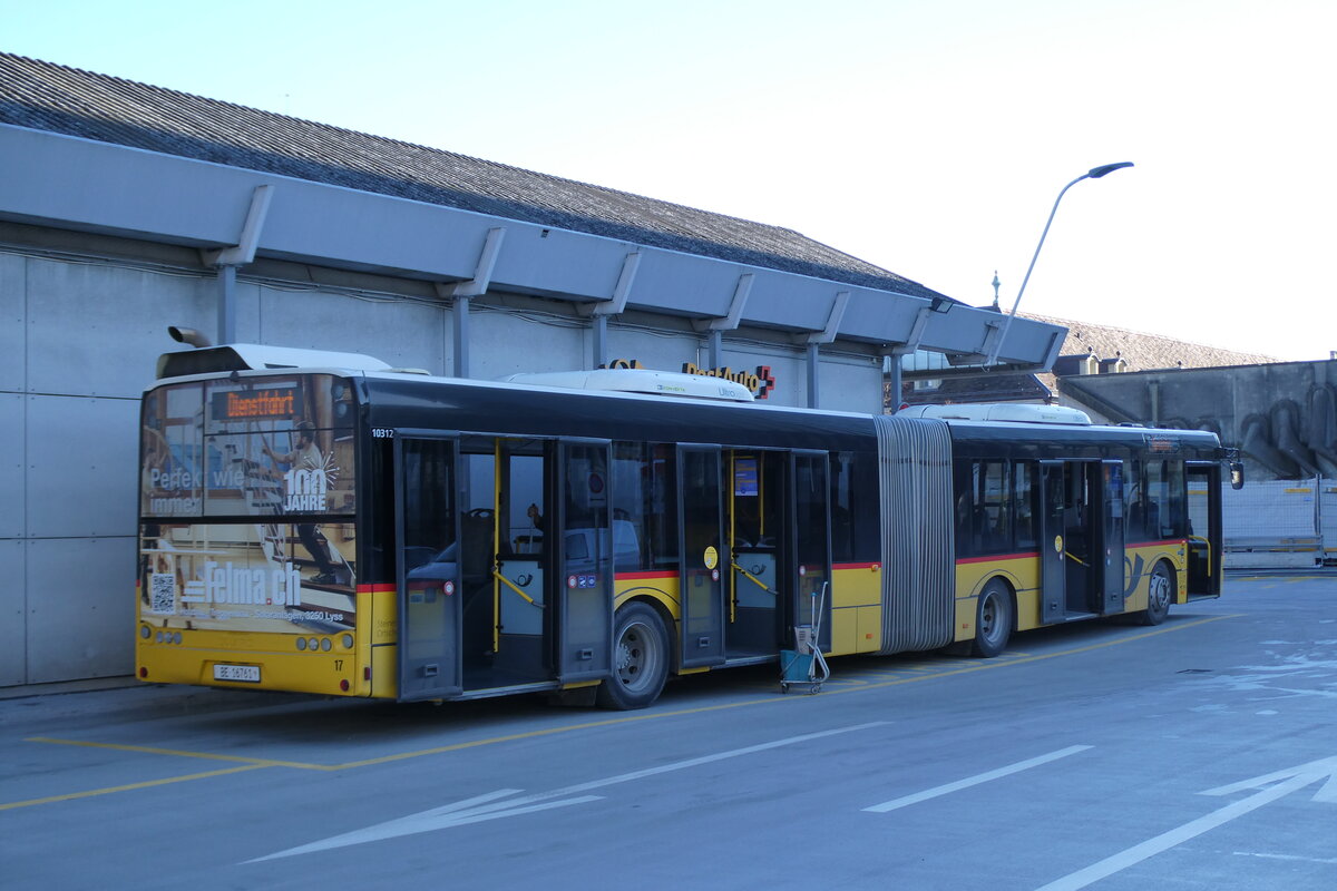 (284'558) - Steiner, Ortschwaben - Nr. 17/BE 16'761/PID 10'312 - Solaris (ex PostAuto Bern Nr. 682) am 2. Februar 2026 in Bern, Postautostation