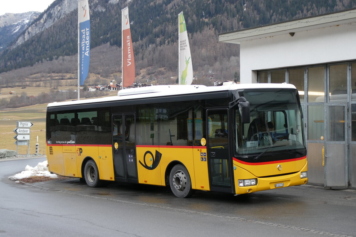 (284'628) - Gaudenz, Andeer - GR 163'716/PID 5593 - Irisbus (ex Mark, Andeer) am 6. Februar 2026 in Andeer, Garage
