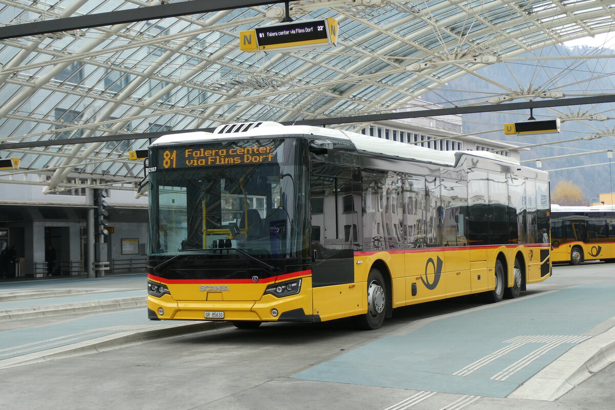 (284'647) - PostAuto Graub�nden - GR 85'630/PID 12'107 - Scania am 6. Februar 2026 in Chur, Postautostation