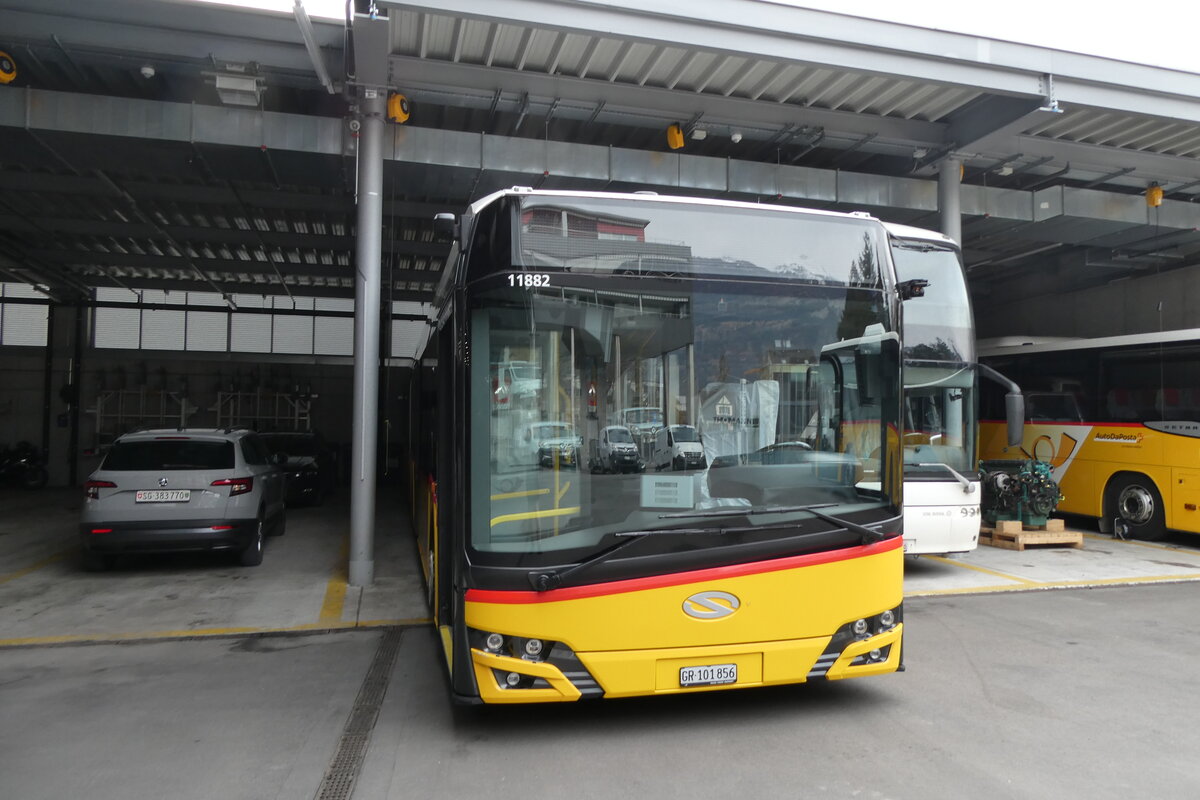 (284'659) - PostAuto Graub�nden - GR 101'856/PID 11'882 - eSolaris (exy D�nser, Trimmis) am 6. Februar 2026 in Chur, Garage