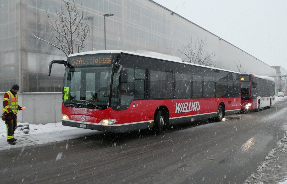 (284'820) - Wieland, Murten - Nr. 50/FR 300'633/PID 4845 - Mercedes (ex Klopfstein, Laupen Nr. 10) am 10. Januar 2026 beim Bahnhof Frutigen