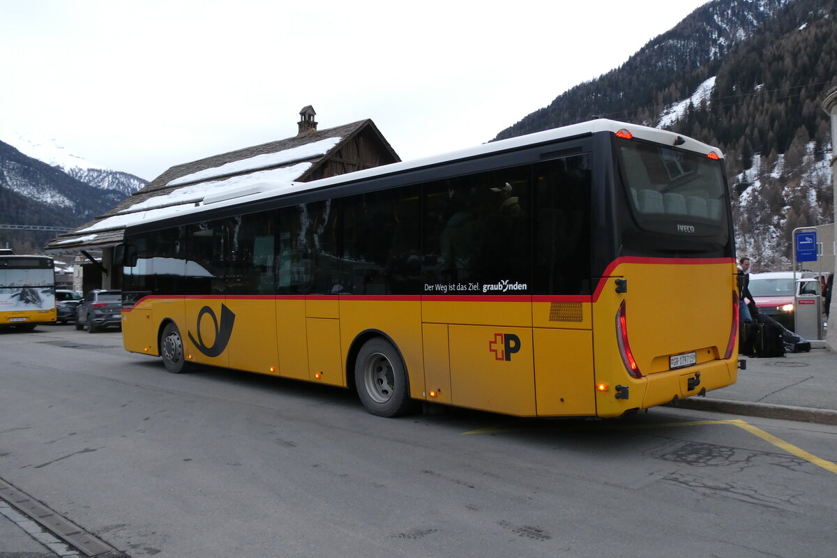 (284'857) - PostAuto Graub�nden - GR 179'715/PID 11'284 - Iveco am 14. Februar 2026 beim Bahnhof Zernez