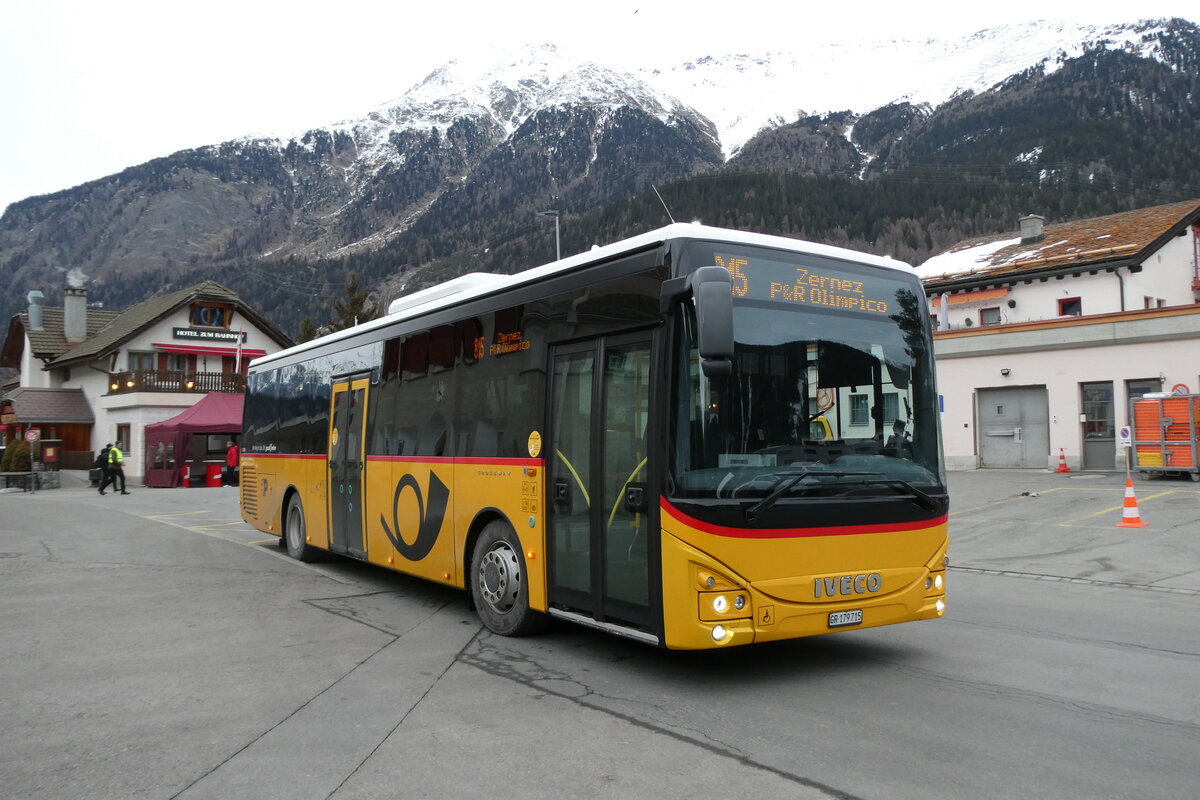 (284'858) - PostAuto Graub�nden - GR 179'715/PID 11'284 - Iveco am 14. Februar 2026 beim Bahnhof Zernez