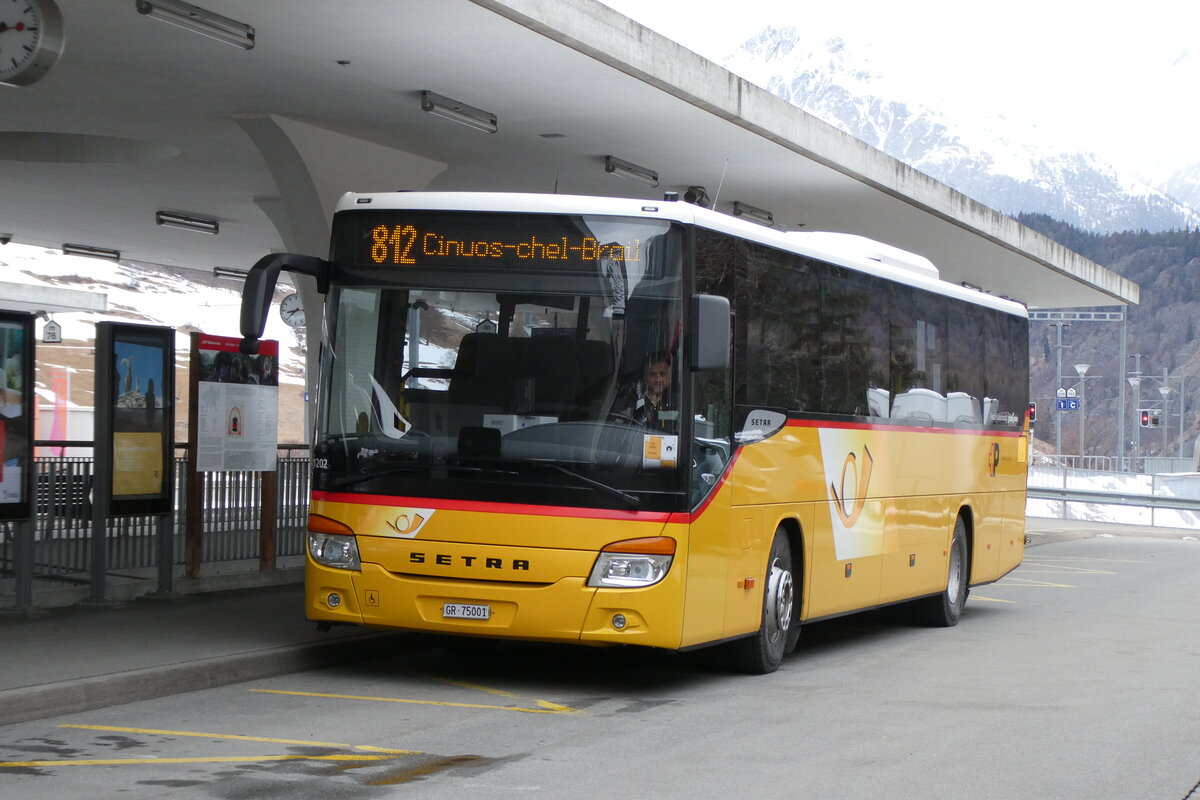 (284'872) - Terretaz, Zernez - GR 75'001/PID 11'202 - Setra am 14. Februar 2026 beim Bahnhof Zernez