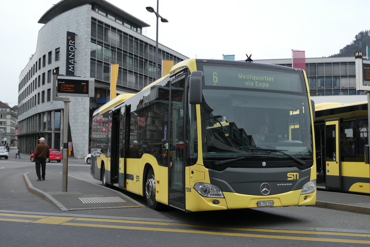 (285'331) - STI Thun - Nr. 156/BE 752'156 - Mercedes am 10. M�rz 2026 beim Bahnhof Thun