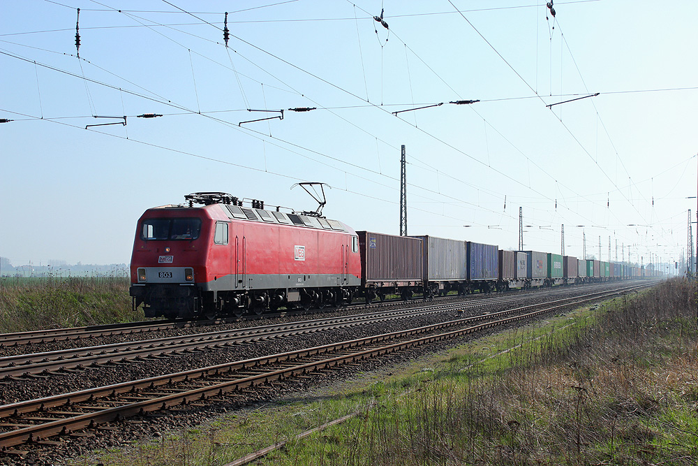 29.03.2014 14:41 Uhr - MEG 803 mit einem Containerzug in Richtung Stendal in Angern-Rogätz.