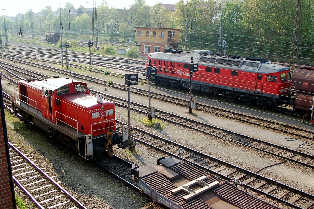 294 788-5 und 232 309-5 in Ulm am19.05.2006.