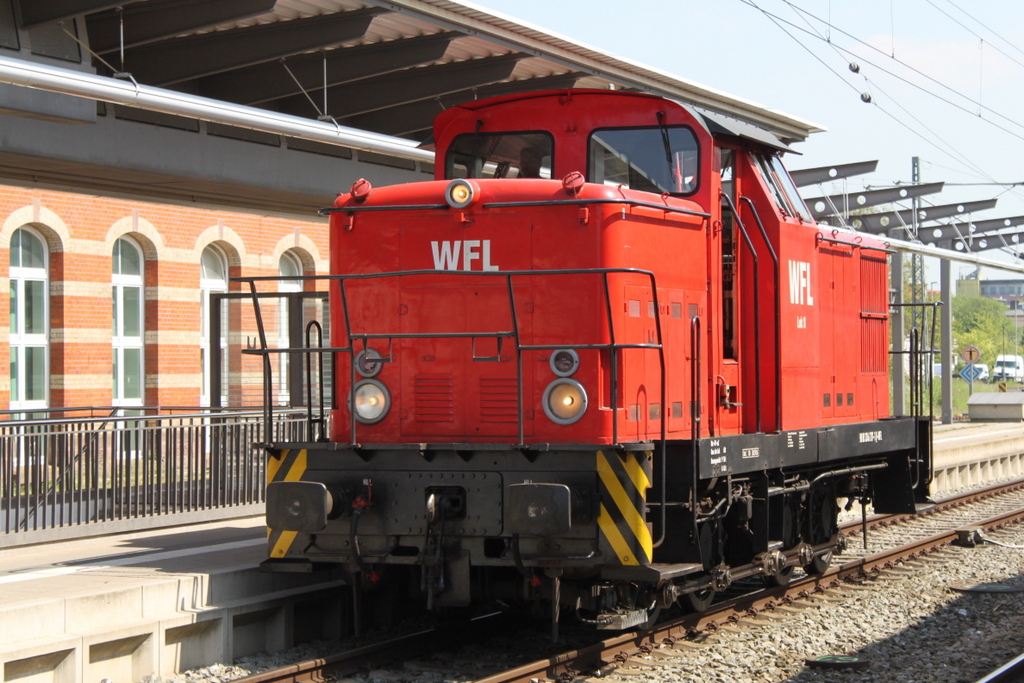 346 727-1(WFL Lok 8)als �berf�hrung nach Rostock-Bramow bei der Durchfahrt im Rostocker Hbf.19.05.2017