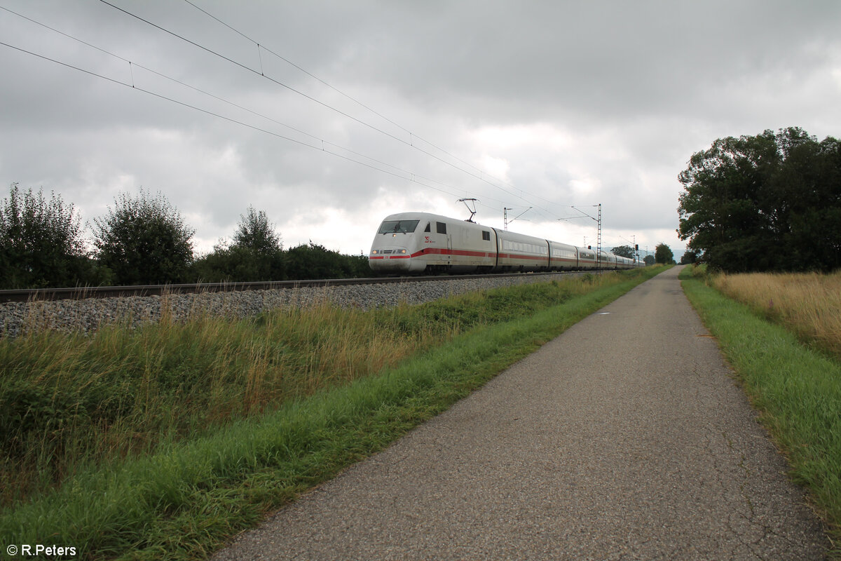 401 077 als ICE928 Passau - Hamburg Altona bei Pölling. 13.07.24