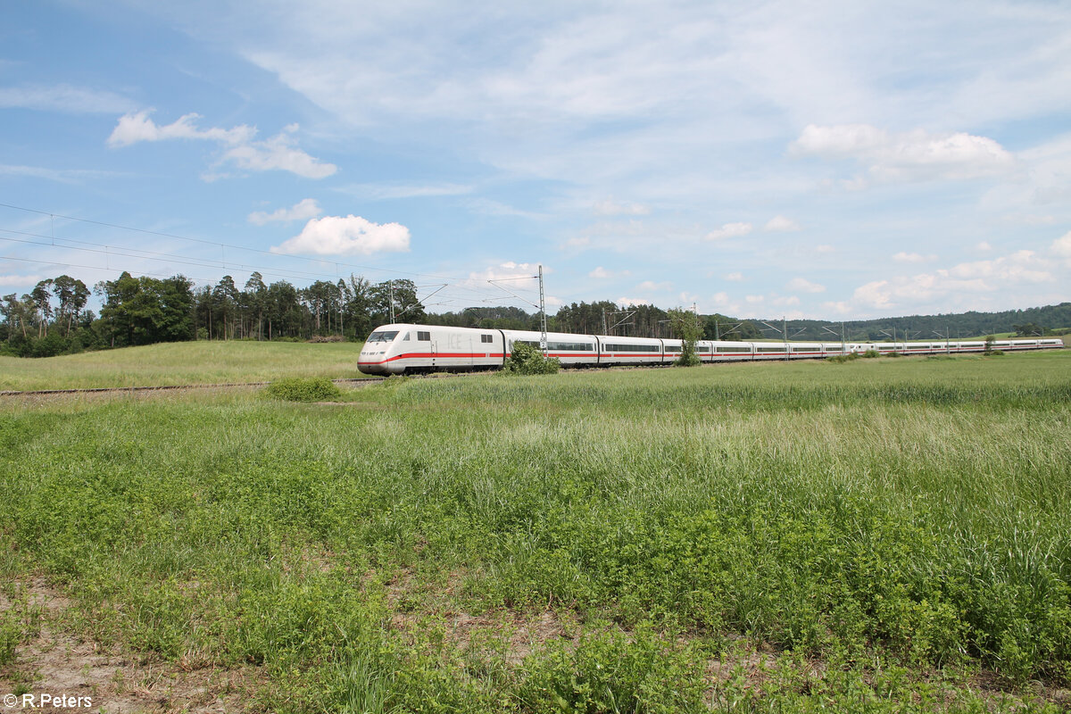 402 033  Ulm  + 402 029  Templin  als ICE588/538 München - Hamburg Harburg / München Oldenburg (Olb) bei Oberdachstetten. 08.06.24