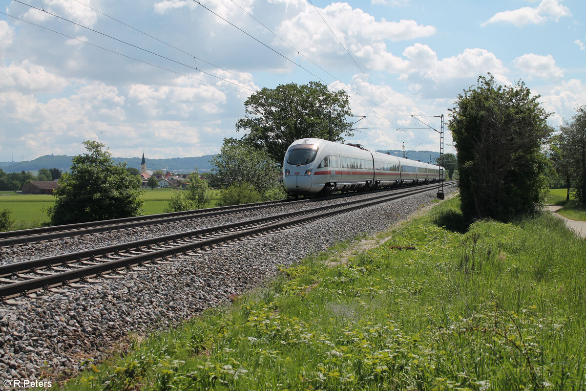 411 090  Wien  als ICE228 Wien - Koblenz bei Pölling. 20.05.24