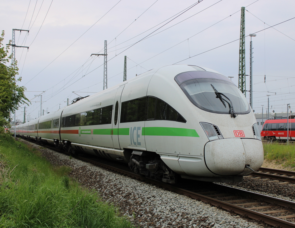 411 501-0 als ICE 1676(Hannover-Stralsund)bei der Einfahrt im Rostocker Hbf.09.05.2020