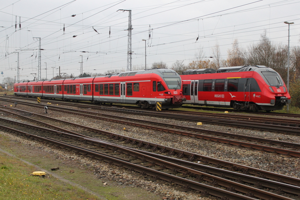 429 027-6 und 442 337-2 abgestellt im Rostocker Hbf.13.11.2015