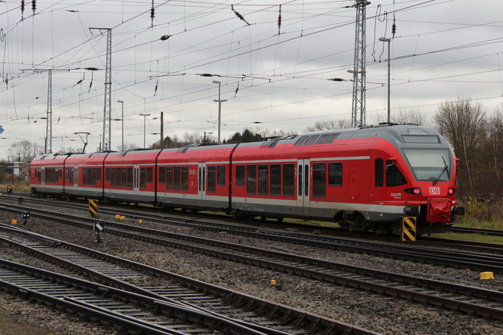 429 027-6 stand wieder arbeitslos rum im Rostocker Hbf.20.11.2015