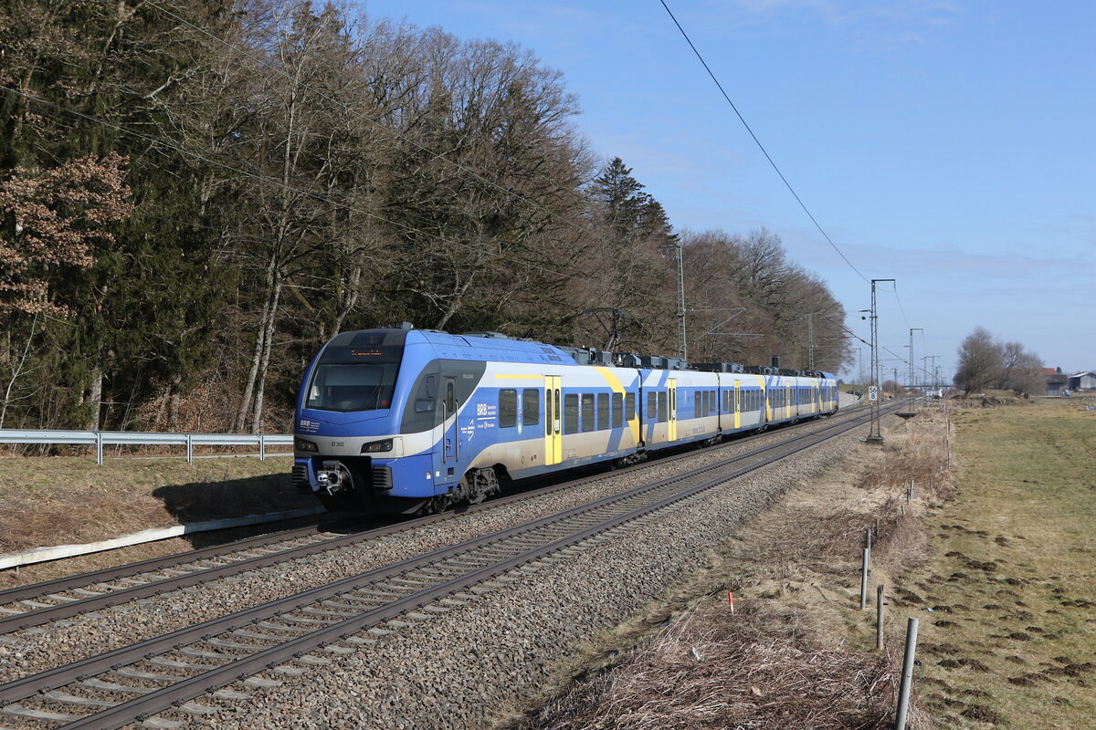 430 002 war am 20. Februar 2025 bei Hufschlag in Richtung Traunstein unterwegs.