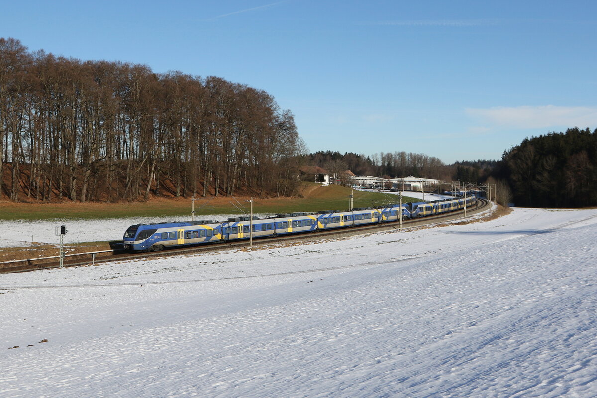 430 003 und 430 020 waren am 16. Januar 2026 bei Axdorf im Chiemgau auf dem Weg nach M�nchen.