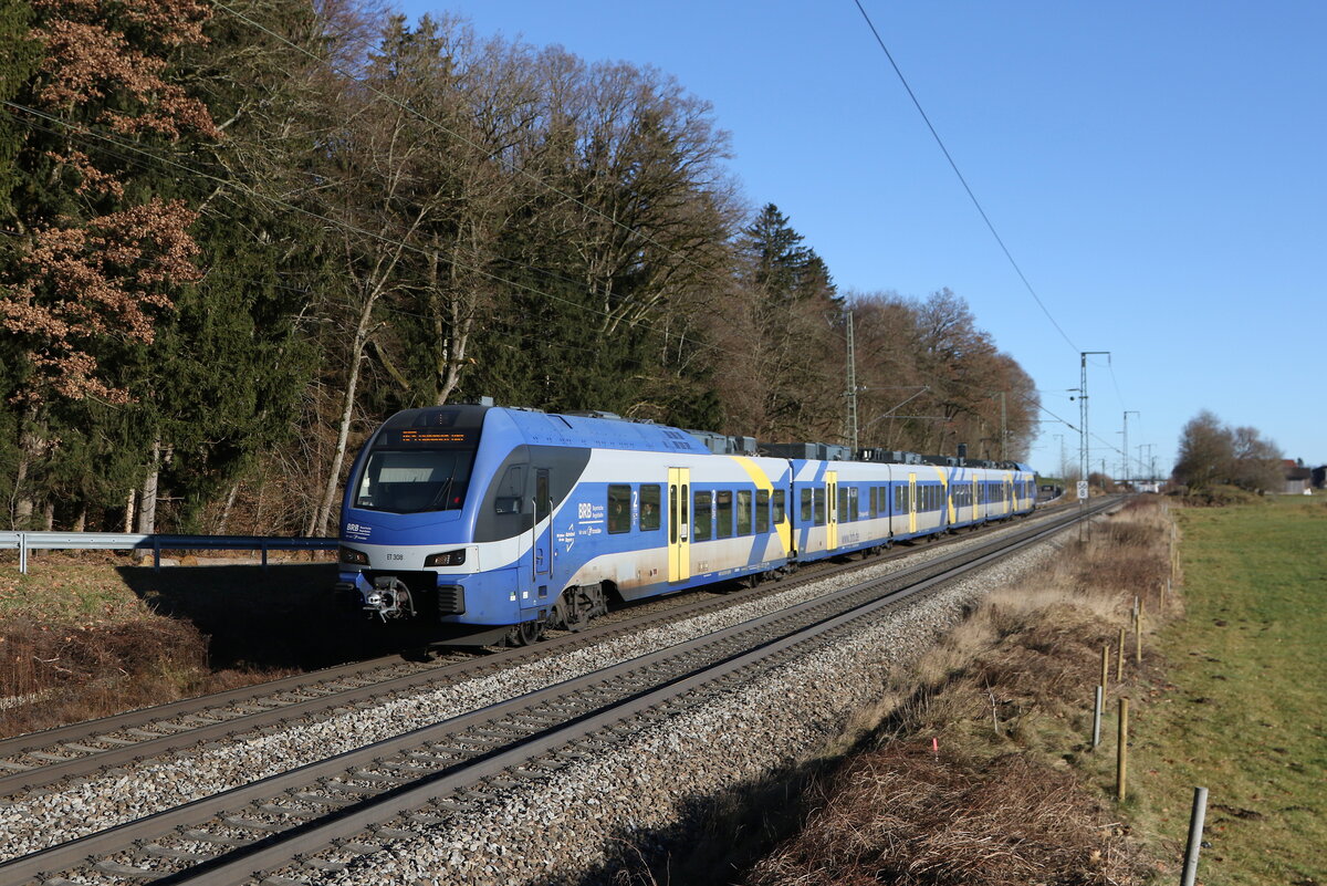 430 008 war am 18. Dezember 2025 bei Hufschlag auf dem Weg nach M�nchen.