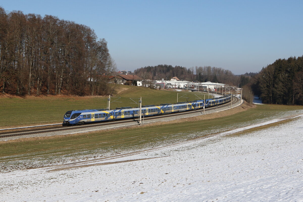 430 010 und 430 006 waren am 19. Februar 2025 bei Axdorf in Richtung Mnchen unterwegs.