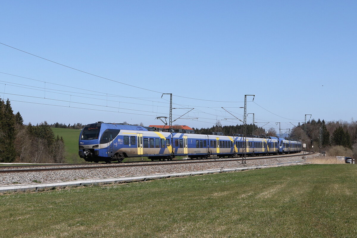 430 020 und 430 006 auf dem Weg nach Mnchen. Aufgenommen am 4. April 2025 bei Fuchsreut.