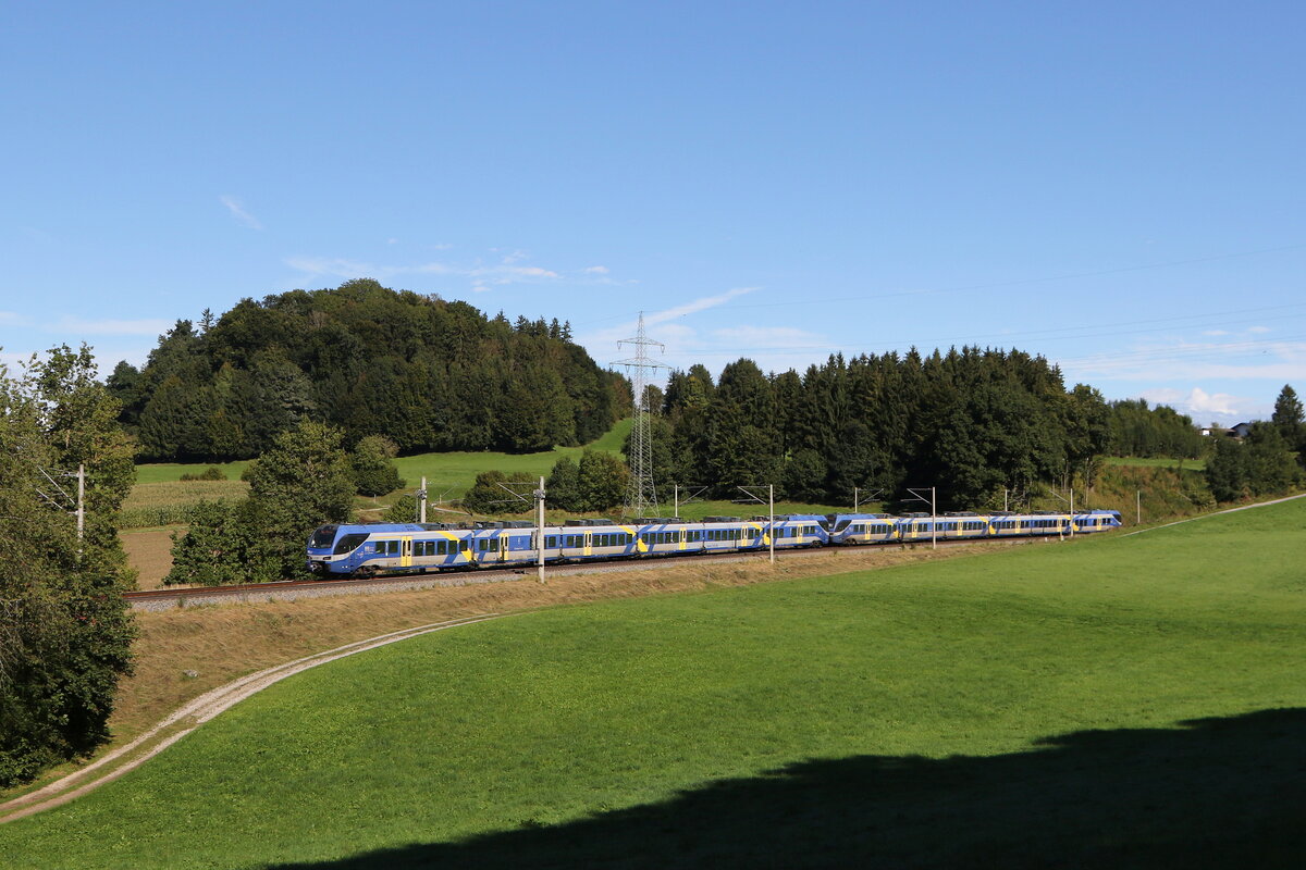 430 026 und 430 020 waren am 15. September 2025 bei Vachendorf in Richtung Mnchen unterwegs.