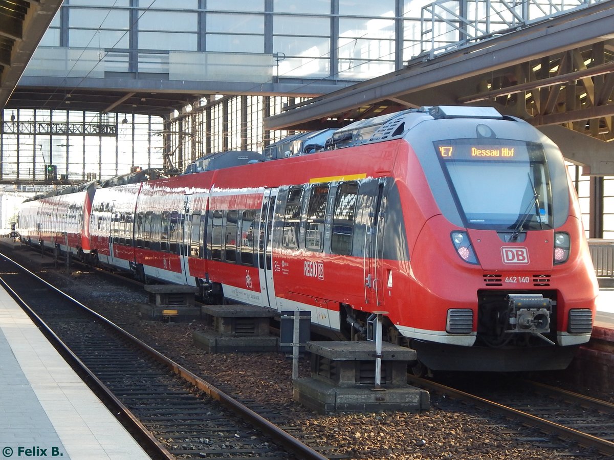 442 140 in Berlin am Bahnhof Zoo.