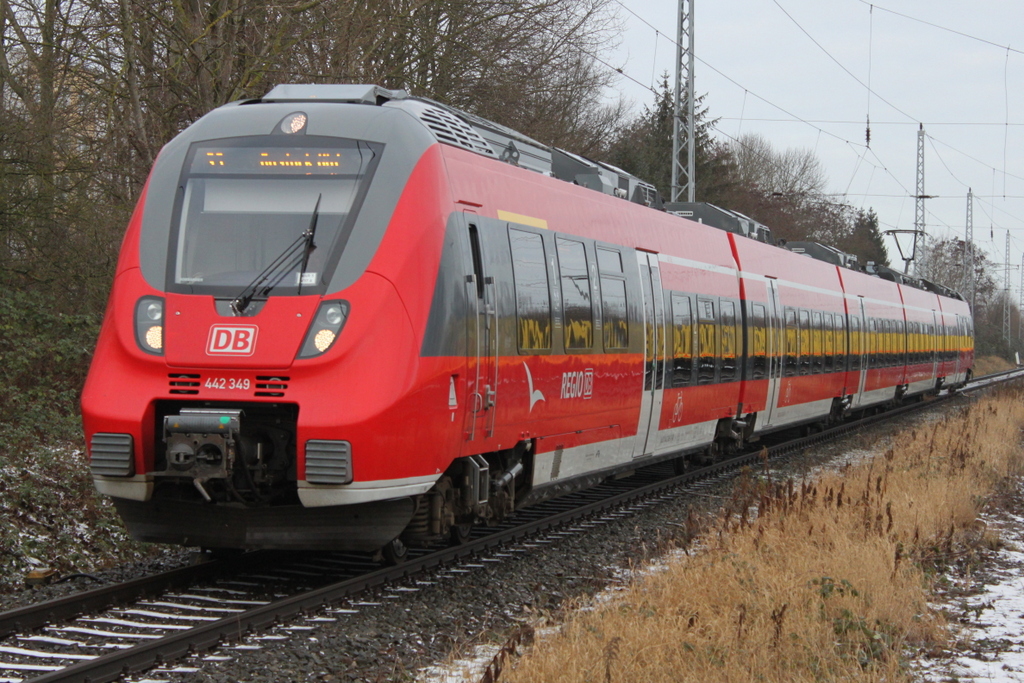 442 349 als S2(Warnem�nde-Rostock)bei der Einfahrt im Haltepunkt Rostock-Bramow.14.01.2017