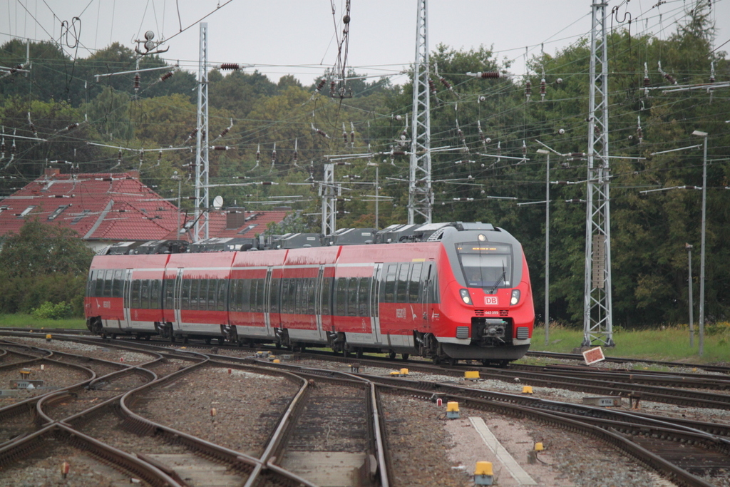 442 355 als S1(Warnem�nde-Rostock)bei der Einfahrt im Rostocker Hbf.03.09.2016