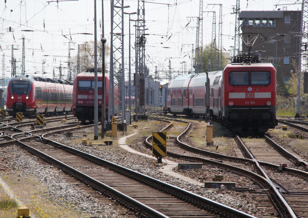 442 357,101 019 und 112 103 waren am 06.05.2016 zu Gast im Rostocker Hbf.