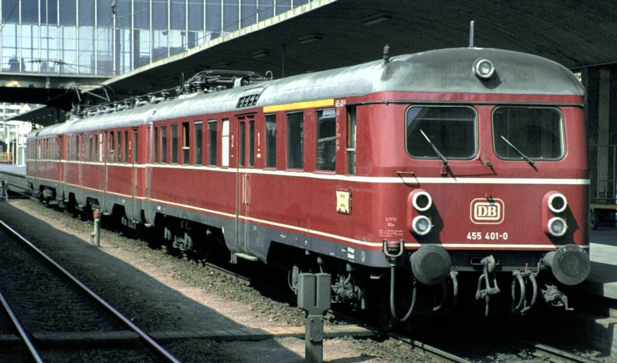 455 401-0 in Heidelberg am 17.04.1982.