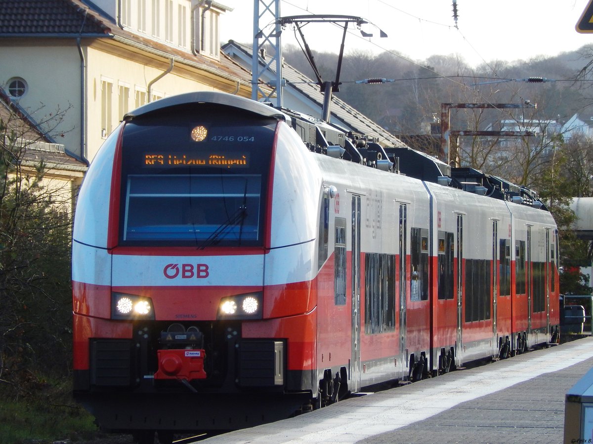 4746 054 der ÖBB (verliehen an ODEG) in Binz.