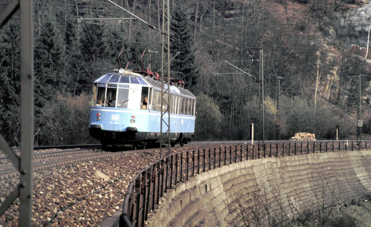 491 001-4 auf der Geislinger Steige am 03.04.1982